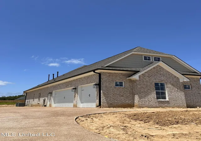 Homes for sale in Nesbit, MS | 1735 Bakersfield Way, Nesbit, MS 38651 | MLS# 4119372
