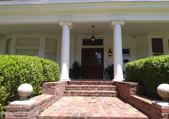 Photo 4 of Single family home for sale at 207 E Percy St, Indianola, MS 38751 | MLS# 4118194 | Listing updated on 2026-07-23