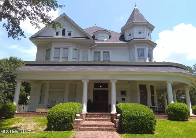 Photo 2 of Single family home for sale at 207 E Percy St, Indianola, MS 38751 | MLS# 4118194 | Listing updated on 2026-07-23