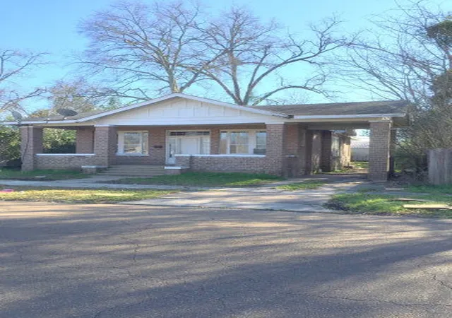 Homes for sale in Brookhaven, MS | 216 Court St, Brookhaven, MS 39601 | MLS# 123470