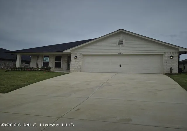 Homes for sale in Olive Branch, MS | 7899 Gardendale Dr, Olive Branch, MS 38654 | MLS# 4118636