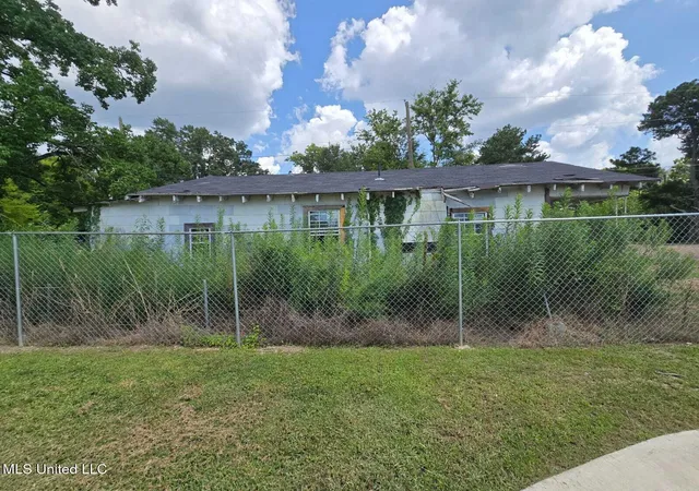 Homes for sale in Jackson, MS | 2804 Overstreet Ave, Jackson, MS 39213 | MLS# 4118721