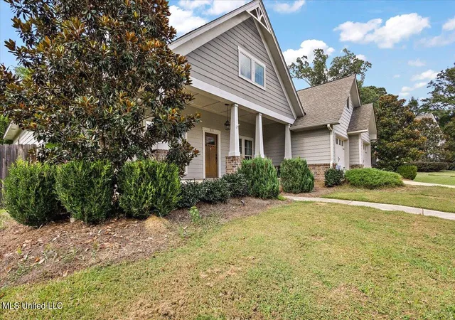 Photo 2 of Single family home for sale at 311 E Brandon Ct, Brandon, MS 39042 | MLS# 4119548 | Listing updated on 2026-09-14