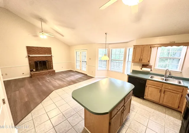 Photo 3 of Sale Pending at 4292 E Starlanding Rd, Nesbit, MS 38651 | MLS# 4119752 | Listing updated on 2026-07-12