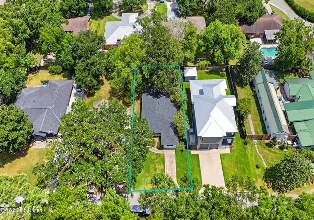 Photo 2 of Sale Pending at 310 Hillandale Ave, Ocean Springs, MS 39564 | MLS# 4120164 | Listing updated on 2026-08-24