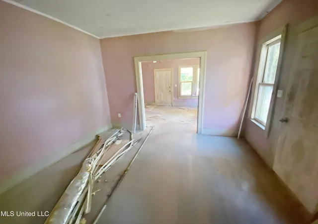 Photo 3 of Single family home for sale at 248 Moss Ave, Jackson, MS 39209 | MLS# 4120275 | Listing updated on 2026-07-05