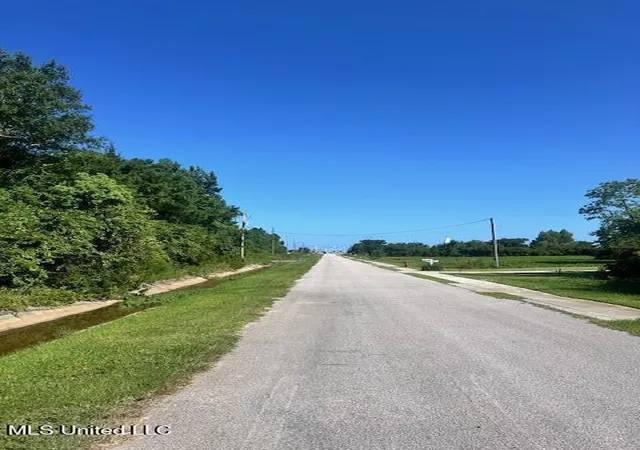 Photo 3 of Sale Pending at 328 Terrace Ave, Waveland, MS 39576 | MLS# 4120753 | Listing updated on 2026-06-16