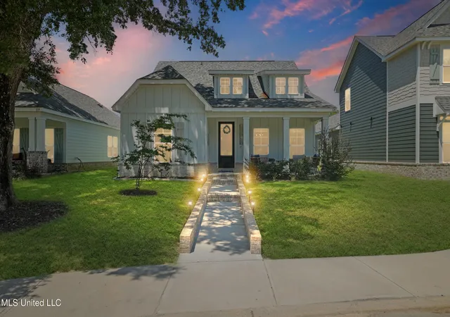 3rd image of 121 Grande View Dr, Biloxi, MS 39531 | MLS# 4121076
