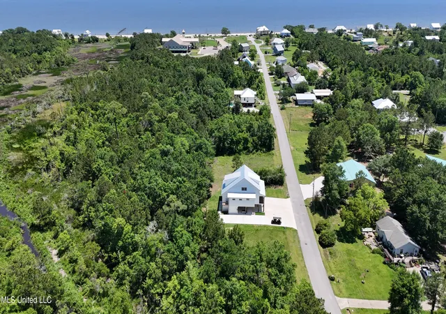 Homes for sale in Waveland, MS | 180 Vacation Ln, Waveland, MS 39576 | MLS# 4121332