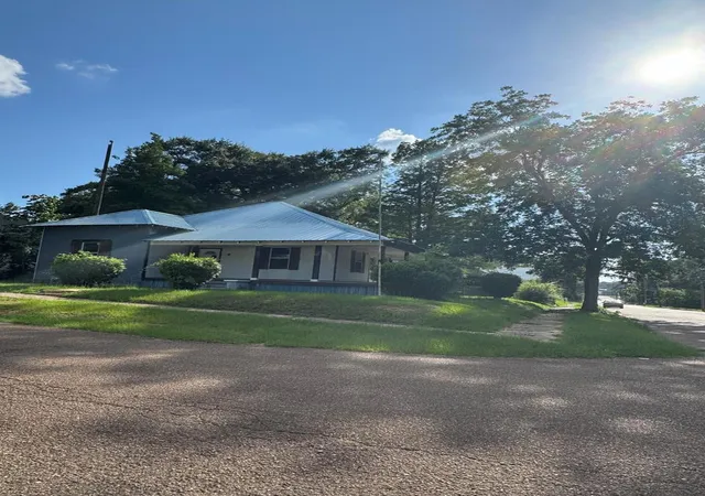 1st image of 143 N Myrtle, Mc Comb, MS 39648 | MLS# 145058