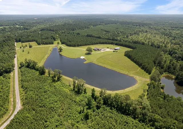 Homes for sale in Columbia, MS | 102 Loftin Rd, Columbia, MS 39429 | MLS# 144961