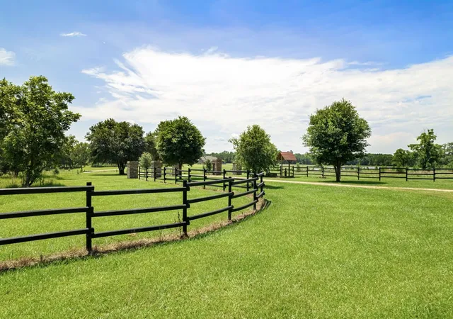 Homes for sale in Columbia, MS | 102 Loftin Rd, Columbia, MS 39429 | MLS# 144961