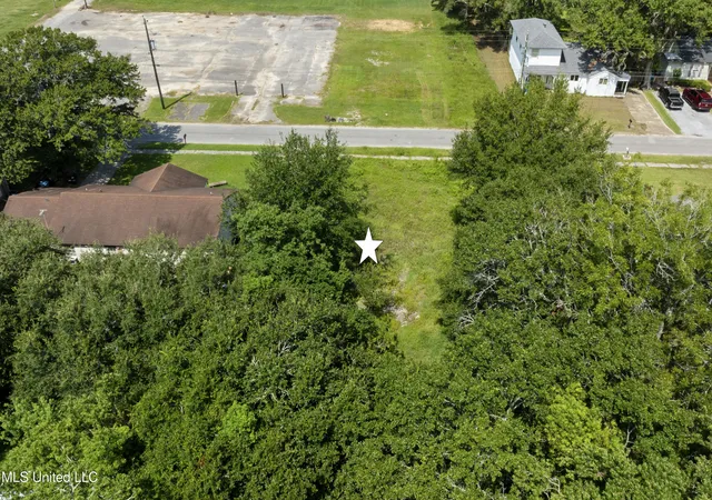 12th image of 2210 12th St, Pascagoula, MS 39567 | MLS# 4121740