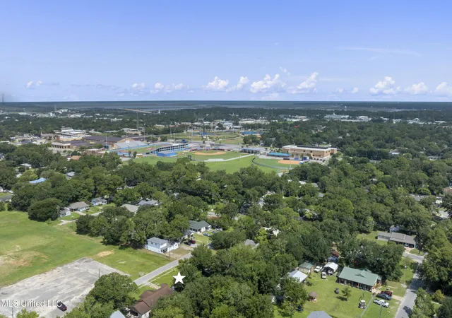 1st image of 2210 12th St, Pascagoula, MS 39567 | MLS# 4121740