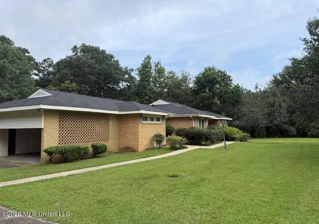Homes for sale in Wiggins, MS | 230 N Vardman St, Wiggins, MS 39577 | MLS# 4121824