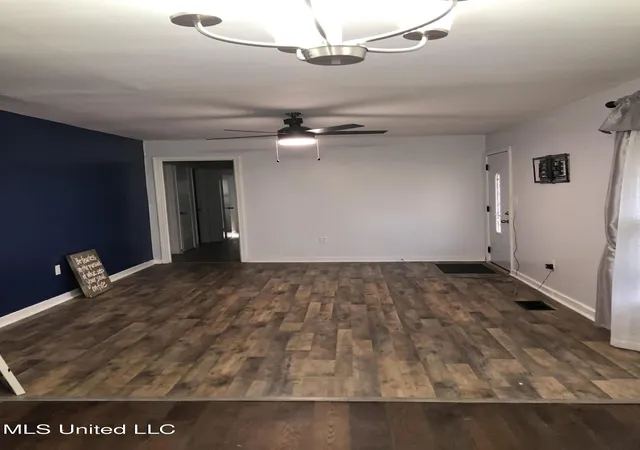Photo 2 of Single family home for sale at 2750 Pinedale St, Jackson, MS 39204 | MLS# 4122015 | Listing updated on 2026-07-12