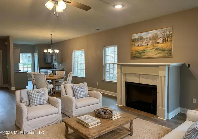 Photo 3 of Sale Pending at 335 Flower Garden Dr, Southaven, MS 38671 | MLS# 4122622 | Listing updated on 2026-09-10