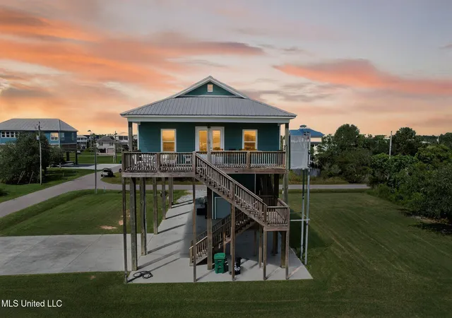 Homes for sale in Bay Saint Louis, MS | 4040 Borneo St, Bay Saint Louis, MS 39520 | MLS# 4122982