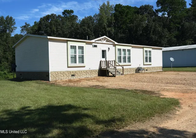 Photo 3 of House for sale at 8001 W West Topisaw Rd, Summit, MS 39666 | MLS# 4129809 | Listing updated on 2026-03-30