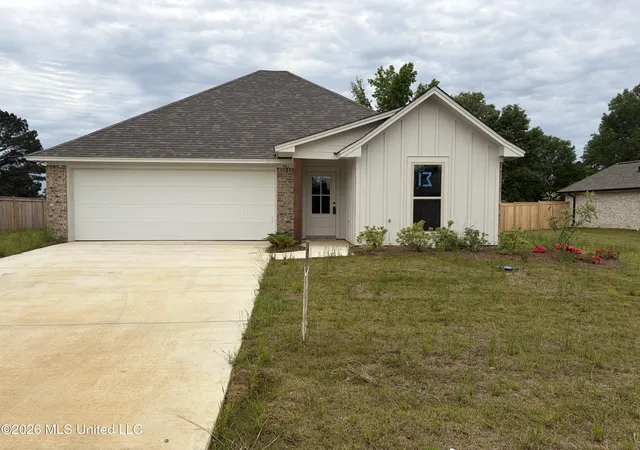 Photo 2 of Single family home for sale at 561 Patrick Farms Dr, Pearl, MS 39208 | MLS# 4124191 | Listing updated on 2026-09-30