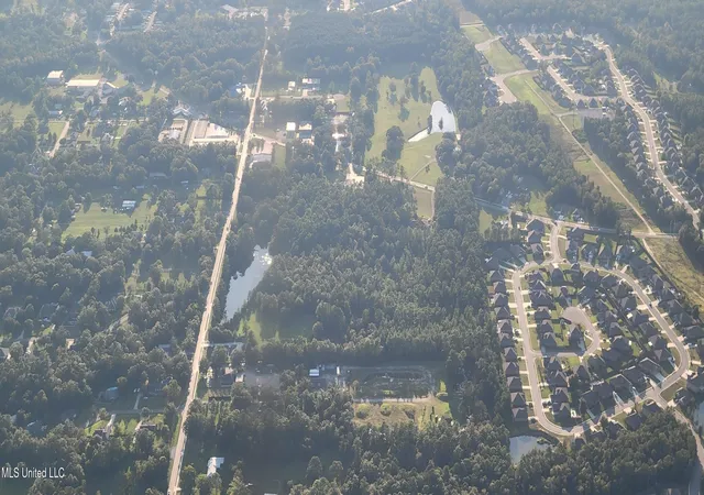 6th image of 9092 Woolmarket Rd, Biloxi, MS 39532 | MLS# 4125114