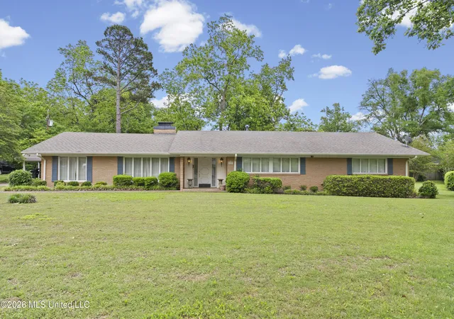 Photo 1 of Sale Pending at 315 Highland Ter, Holly Springs, MS 38635 | MLS# 4125854 | Listing updated on 2026-08-31