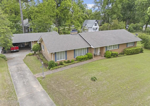 Photo 2 of Sale Pending at 315 Highland Ter, Holly Springs, MS 38635 | MLS# 4125854 | Listing updated on 2026-08-31