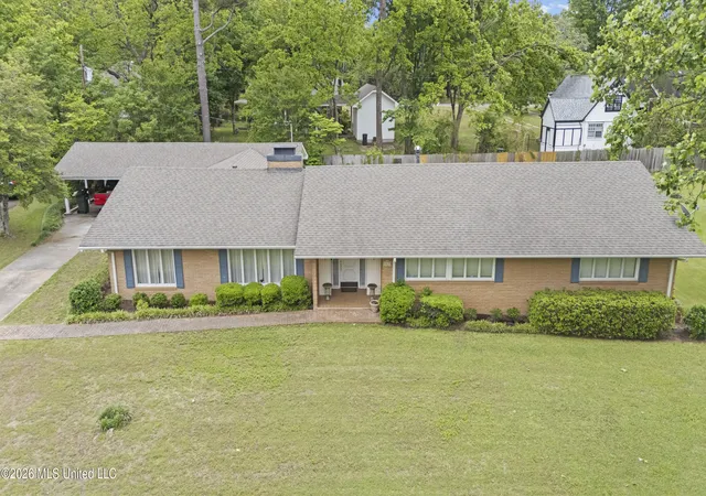 Photo 3 of Sale Pending at 315 Highland Ter, Holly Springs, MS 38635 | MLS# 4125854 | Listing updated on 2026-08-31