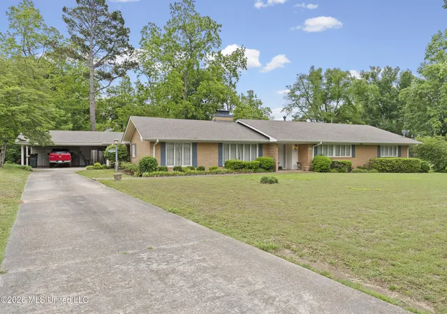 Photo 4 of Sale Pending at 315 Highland Ter, Holly Springs, MS 38635 | MLS# 4125854 | Listing updated on 2026-10-06