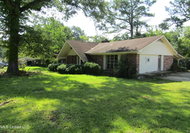 Photo 1 of Single family home for sale at 111 Glenstone Cir, Jackson, MS 39212 | MLS# 4125999 | Listing updated on 2026-09-14