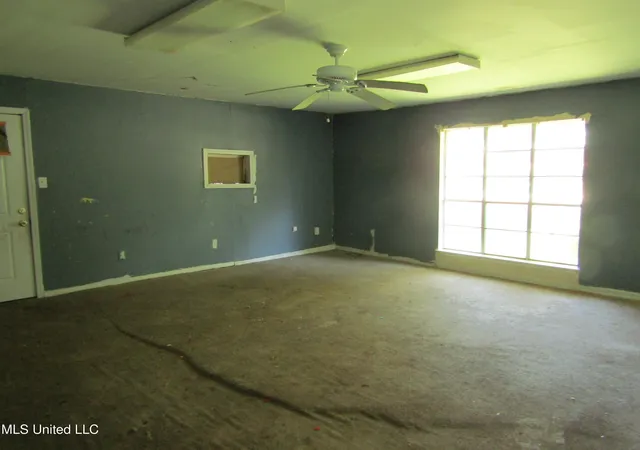 Photo 2 of Single family home for sale at 111 Glenstone Cir, Jackson, MS 39212 | MLS# 4125999 | Listing updated on 2026-09-14