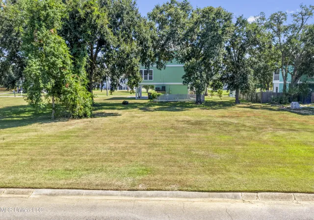 Land for sale at 122 Beachview Dr, Pass Christian, MS 39571 | MLS# 4126202 | Listing updated on 2026-09-18