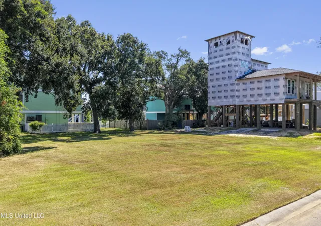 Photo 1 of Land for sale at 122 Beachview Dr, Pass Christian, MS 39571 | MLS# 4126202 | Listing updated on 2026-09-18