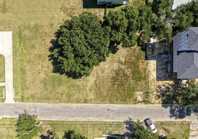 Photo 2 of Land for sale at 122 Beachview Dr, Pass Christian, MS 39571 | MLS# 4126202 | Listing updated on 2026-09-18