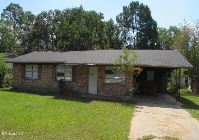 Photo 1 of Single family home for sale at 2722 E David Dr, Gulfport, MS 39503 | MLS# 4126021 | Listing updated on 2026-06-23