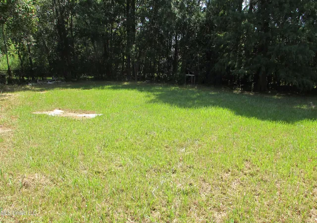 Photo 3 of Single family home for sale at 2722 E David Dr, Gulfport, MS 39503 | MLS# 4126021 | Listing updated on 2026-06-23