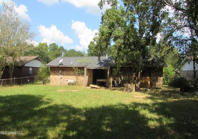 Photo 4 of Single family home for sale at 2722 E David Dr, Gulfport, MS 39503 | MLS# 4126021 | Listing updated on 2026-06-23