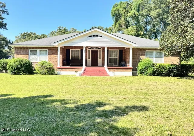 1st image of 216 Lower Woodville Rd, Natchez, MS 39120 | MLS# 4127759