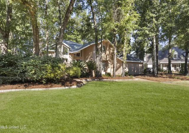 Photo 2 of Single family home for sale at 6 Pine Hvn St, Gulfport, MS 39503 | MLS# 4128168 | Listing updated on 2026-05-14