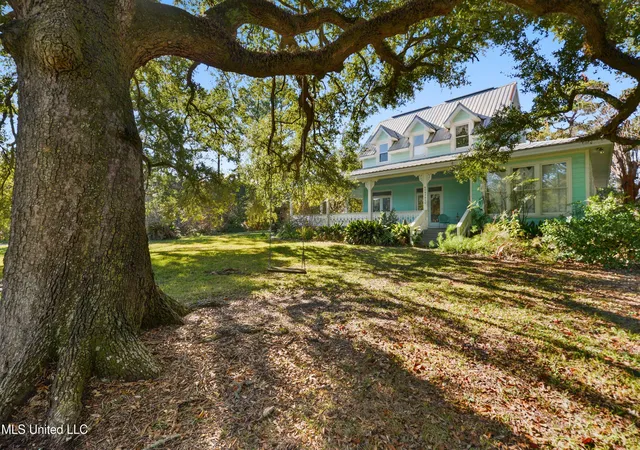 3rd image of 605 Ford Ave, Pascagoula, MS 39567 | MLS# 4126264