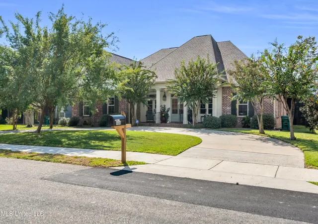2nd image of 608 Beyer Dr, Bay Saint Louis, MS 39520 | MLS# 4127316