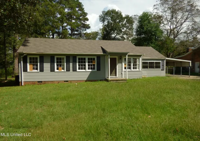 Homes for sale in Brookhaven, MS | 906 Myra St, Brookhaven, MS 39601 | MLS# 4126968