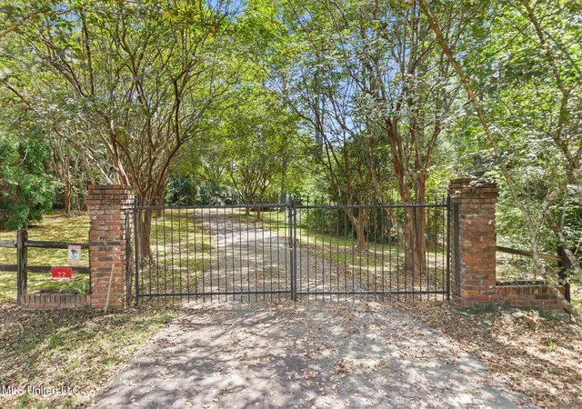 Homes for sale in Picayune, MS | 22 Nottoway Dr, Picayune, MS 39466 | MLS# 4127029
