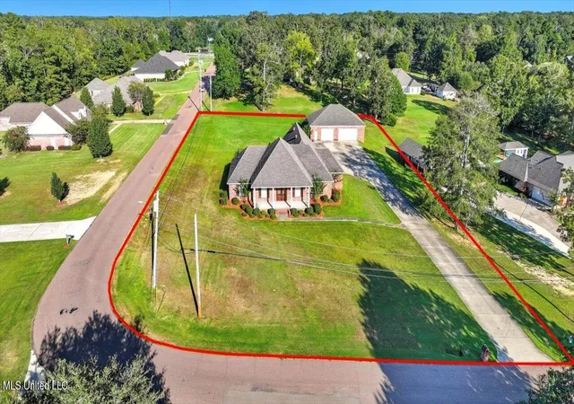 Photo 1 of Single family home for sale at 1015 Longwood Pl, Pearl, MS 39208 | MLS# 4127105 | Listing updated on 2026-08-22