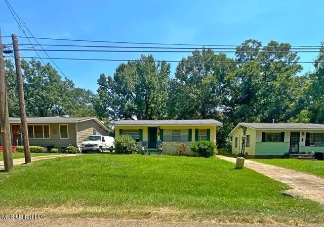 Photo 3 of Single family home for sale at 3712 Sunset Dr, Jackson, MS 39213 | MLS# 4127145 | Listing updated on 2026-07-10