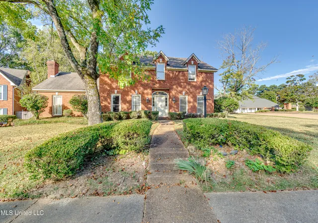 Homes for sale in Jackson, MS | 11 S Crownpointe Dr, Jackson, MS 39211 | MLS# 4128268
