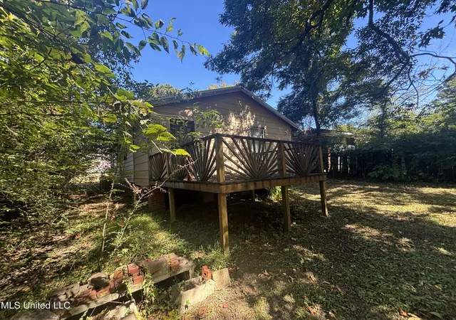 Photo 4 of Sale Pending at 1427 Fernwood Dr, Jackson, MS 39213 | MLS# 4128515 | Listing updated on 2026-03-30