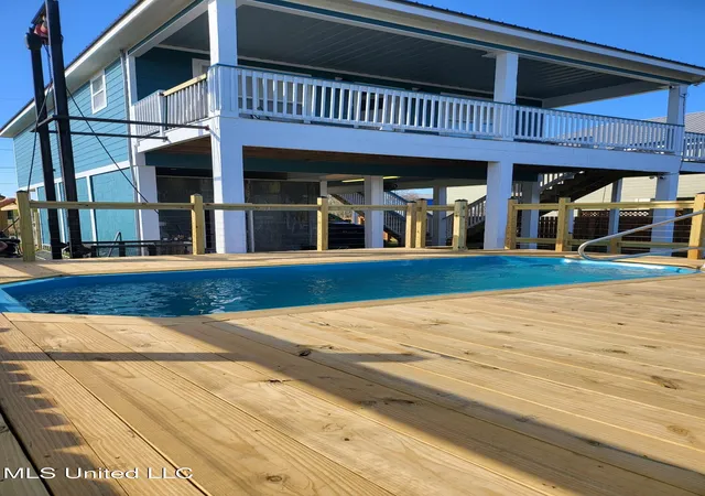 1st image of 11094 Luzon St, Bay Saint Louis, MS 39520 | MLS# 4128376