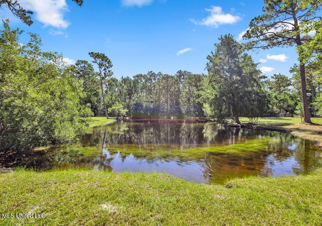 Photo 4 of Single family home for sale at 2512 Old Shell Landing Rd, Ocean Springs, MS 39564 | MLS# 4128416 | Listing updated on 2026-09-03