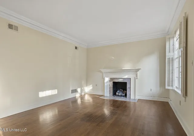 Photo 3 of Single family home for sale at 1076 Avondale St, Jackson, MS 39216 | MLS# 4128577 | Listing updated on 2026-09-14